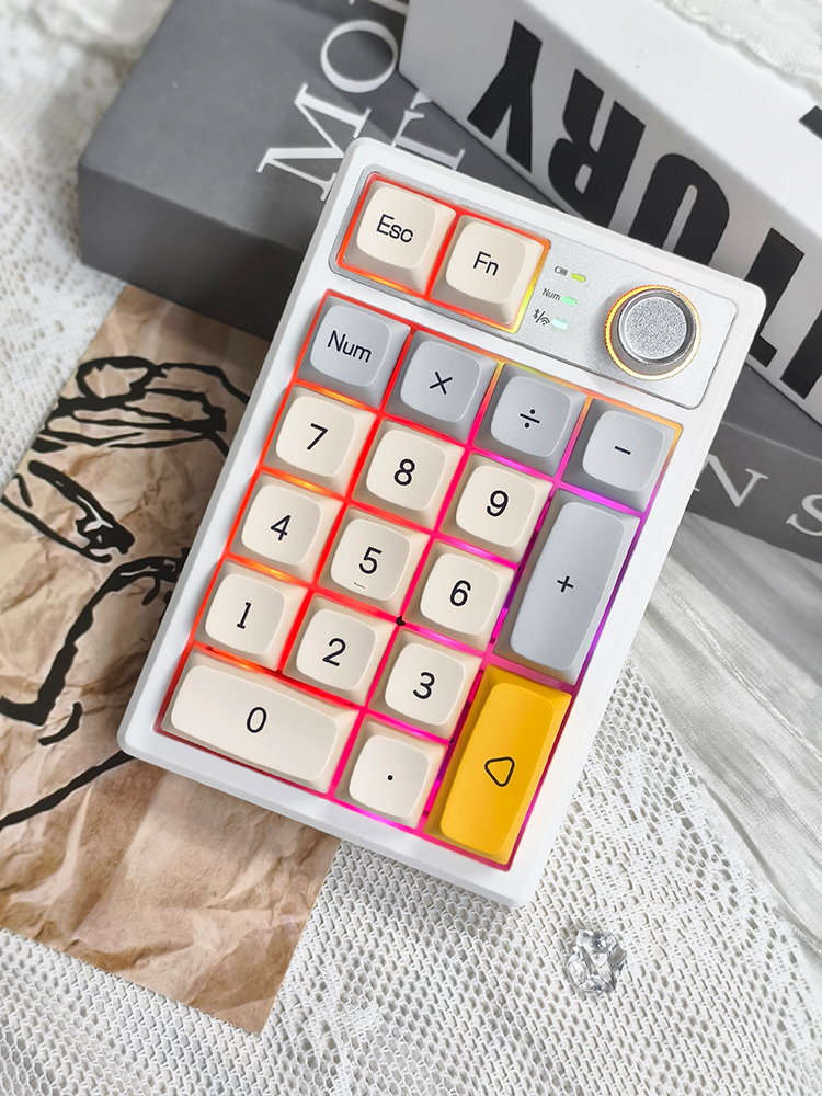 Tri modes Bluetooth KEYCOOL pr – Gaming Keyboard Number Pad recenzja i cena