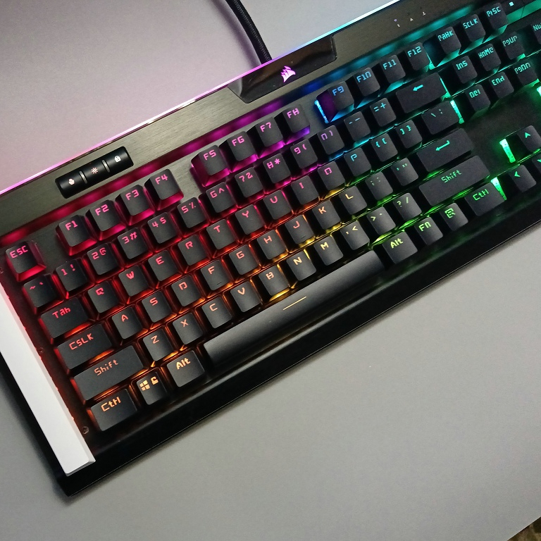 Corsair PBT Transparent Keycap – Gaming Keyboard Corsair recenzja i cena
